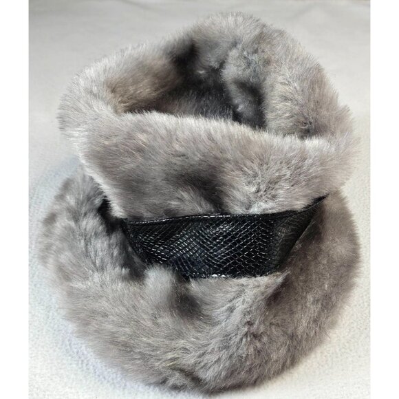 Vintage Womens Gray Faux Fur Hat With Faux Black Snake Skin Band Union Made - Picture 1 of 9
